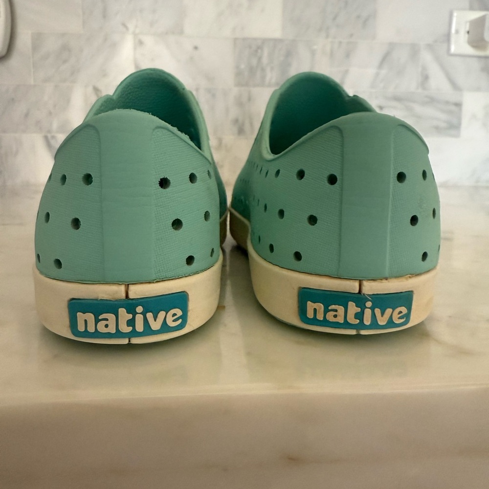 Native Shoes Kids Fresco Green/Shell White Jefferson Size J2 - Picture 9 of 10
